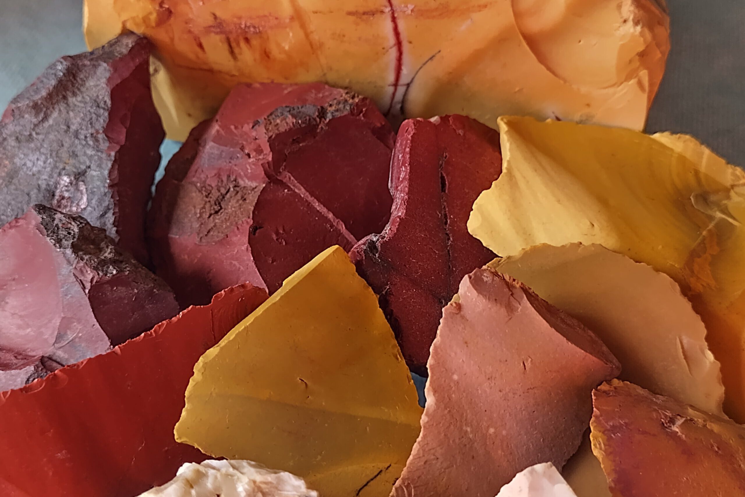 Foto van de edelsteen Mokaiet