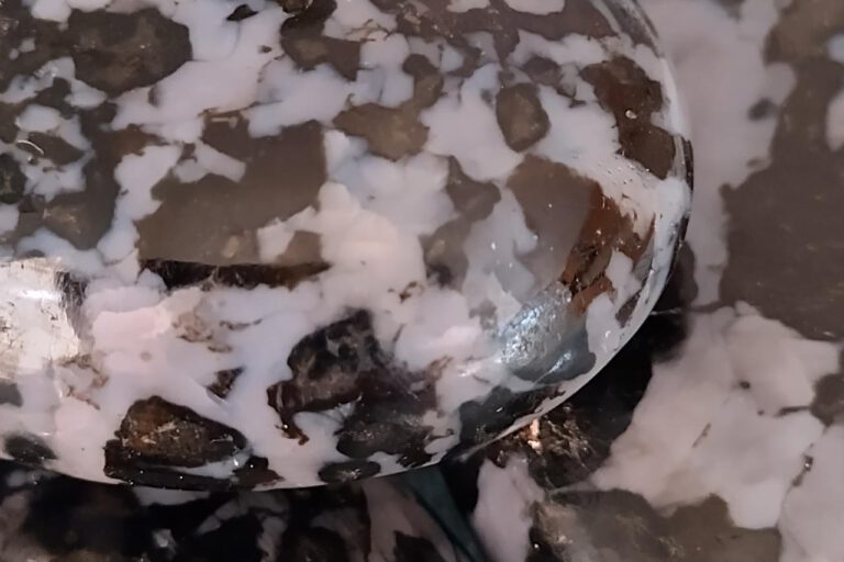 Werking Gabbro Zomer – Stenengids Foto van de edelsteen Gabbro